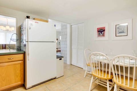 Kitchen | Blender | Toaster | Coffee Maker & Grinder | 1st Floor