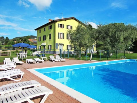 Water, Sky, Cloud, Building, Property, Plant, Swimming Pool, Azure, Shade, Tree