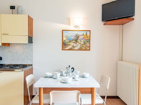 Table, Furniture, Property, Wood, Chair, Interior Design, Picture Frame, Flooring, Tableware, Floor