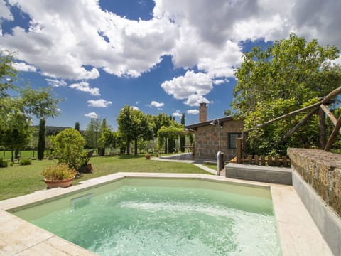 Property, Swimming Pool, Real Estate, Residential Area, Estate, Natural Landscape, Home, House, Daytime, Building