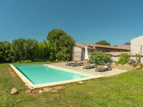 Water, Plant, Sky, Swimming Pool, Building, Shade, Rectangle, Land Lot, Tree, Grass