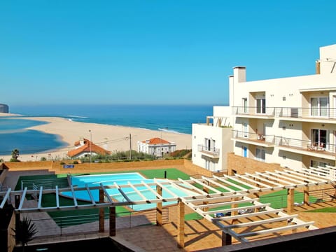 Sky, Water, Building, Azure, Window, Wood, Seaside Resort, House, Urban Design, Leisure
