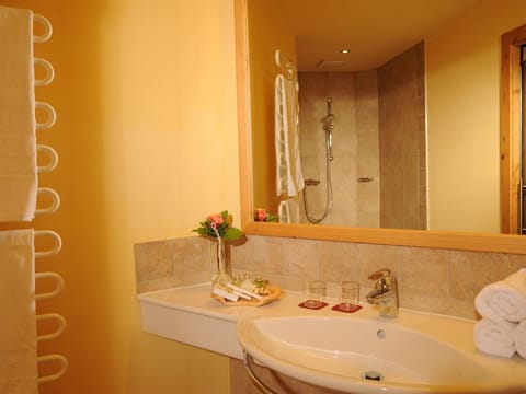 Double living comfort Alpenrose - Grizzly Sport & Motorrad Resort House in Carinthia, Austria