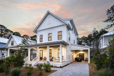 Welcome to Southern Sands Beach House in Lakeside at Blue Mountain Beach.  