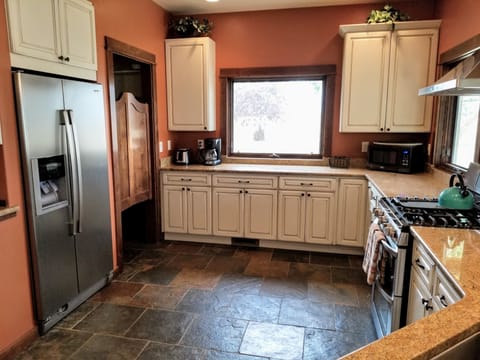 With a spacious and fully equipped kitchen you are ready to cook!