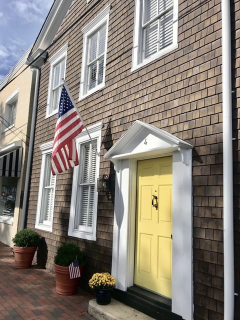 Private Entrance for guests to apartment.