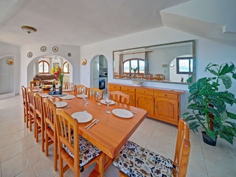 Table, Furniture, Plant, Building, Cabinetry, Chair, Wood, Kitchen, Kitchen & Dining Room Table, Countertop