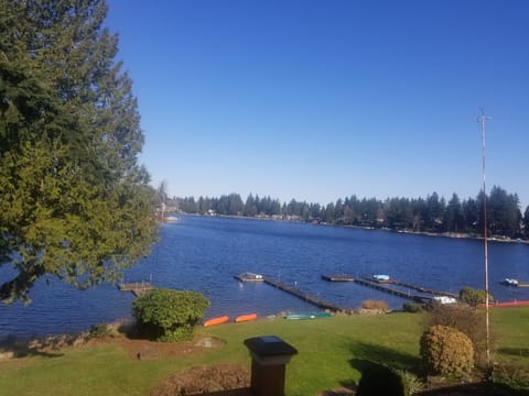 Seattle/Airport/Light Rail/SeaTac/2Bdrm Apt/Waterfront Home Apartment in SeaTac