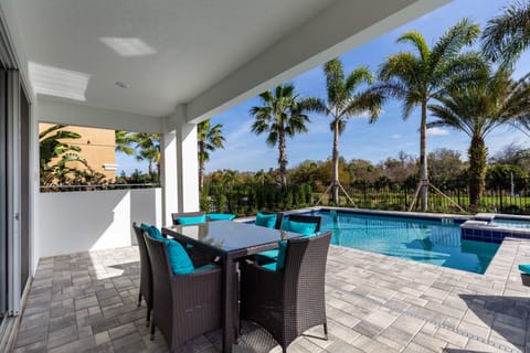 39_Outdoor_Dining_0125
