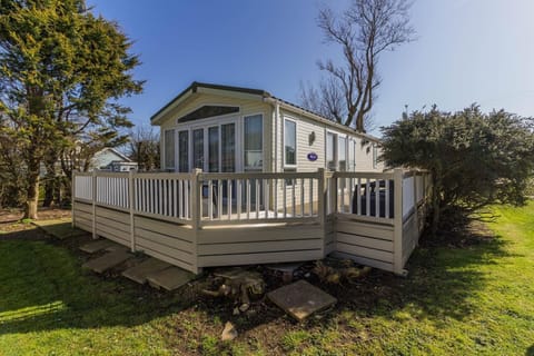 Choosing a caravan with spacious decking unlocks a whole new dimension of holiday freedom for you and your loved ones.