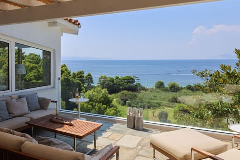 Top level terrace with sitting area, south/west sea view.