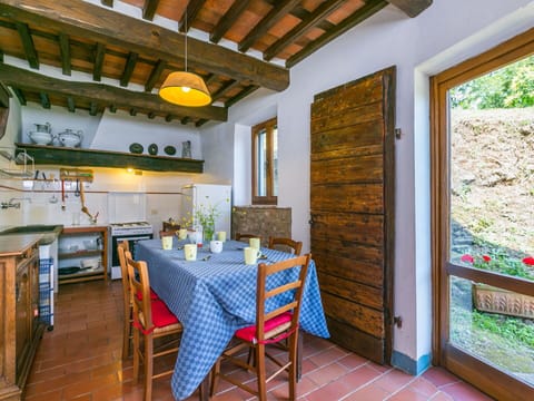 Table, Furniture, Property, Chair, Wood, Window, Interior Design, Plant, Architecture, Flowerpot