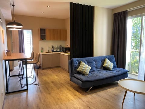 Comfy Spacious Studio Unit! FOC Airport Pick-Up:)