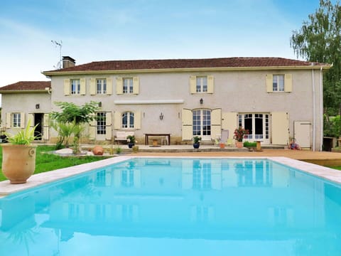 Water, Sky, Plant, Property, Building, Swimming Pool, Window, Azure, Shade, Cloud