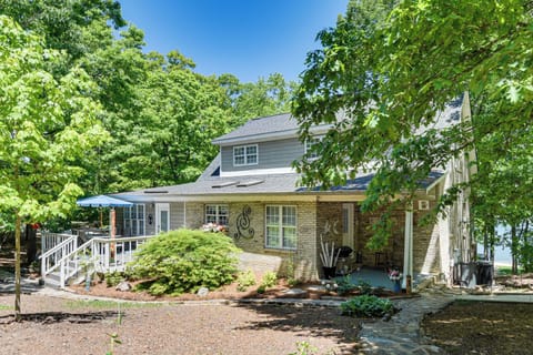 York Vacation Rental | 3BR | 2BA | 2,100 Sq Ft | 2 Stories
