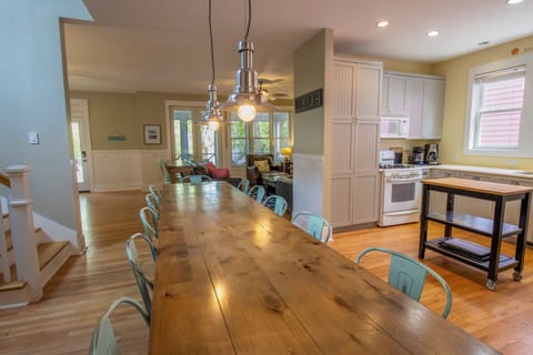 Main Level | Dining | Kitchen