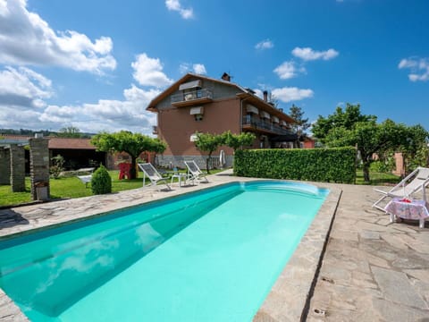 Swimming Pool, Composite Material, Flagstone, Tile, Water Feature, Concrete, Cobblestone