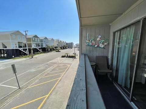 Direct Beach Access and Balcony View