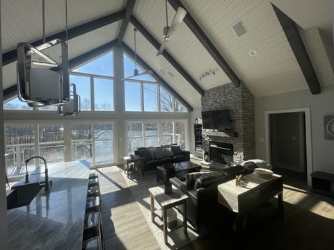 This home has everything to make your vacation complete!