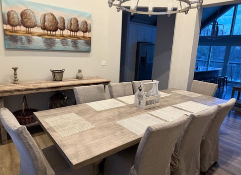 New large dining table perfect for entertaining!