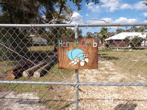 Welcome to Hermit Crab
entry gate to property