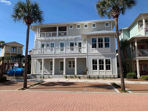 SeaLily.
Brand New Custom Home.