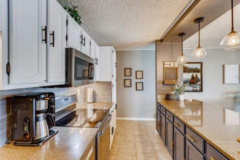 Induction cooktop and oven plus coffee