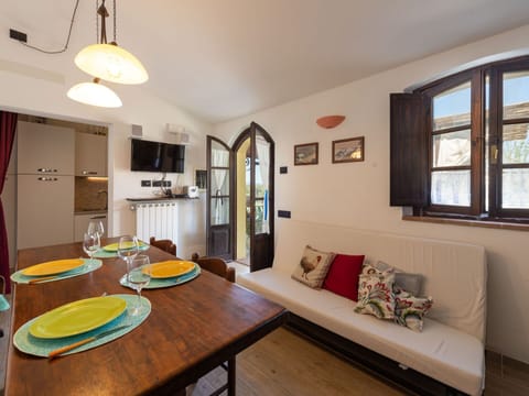 Table, Furniture, Property, Picture Frame, Window, Wood, Plant, Couch, Houseplant, Interior Design