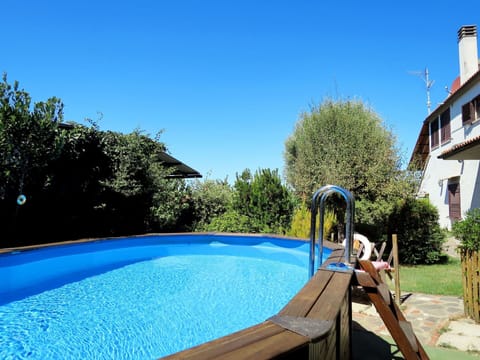 Water, Sky, Plant, Property, Building, Blue, Swimming Pool, Nature, Azure, Window