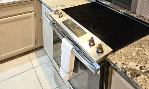 Cook in Style – Modern appliances meet sleek design in this fully equipped kitchen that’s both functional and fabulous.