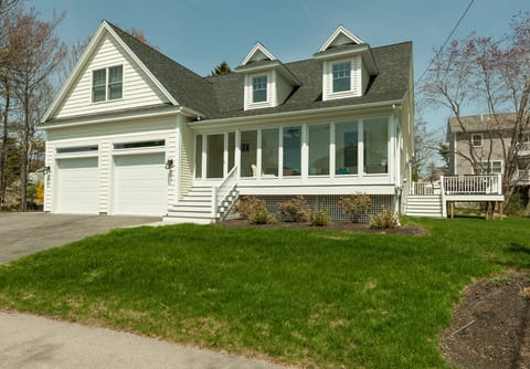 Front of House and parking  for 4 cars 