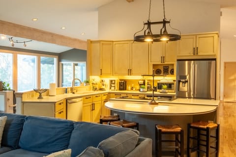 Main Floor Kitchen (1 of 2 full kitchens)