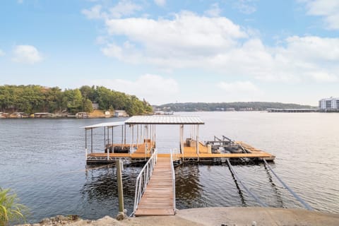 LAKEOZARKVACATION.COM