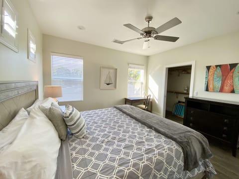 King size Tempur-pedic memory foam mattress