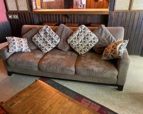 07492E53-89A9-41B9-B21F-26B9CEAA7711