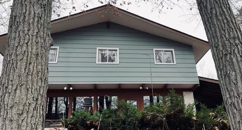 79E84105-FEDB-4128-B267-618F8CB7FAE3