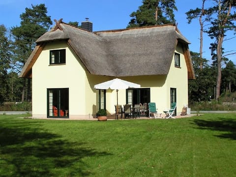 External view of the building. Picture 1