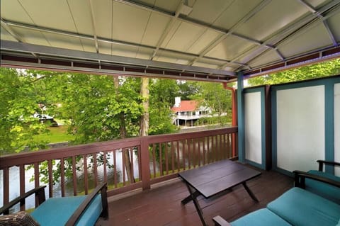Master Bedroom Balcony