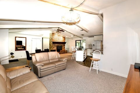 Openlivingroomanddiningarea