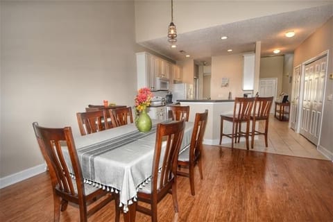 Dining - Breakfast Bar