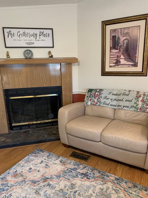 Living room
