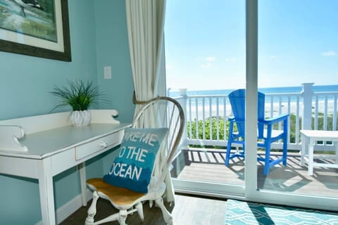 3rd bedroom 2nd Floor
Sleeps 4. we have purchased new chairs since this photo)