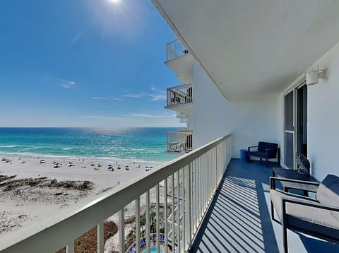 Welcome to Pelican Beach #1714