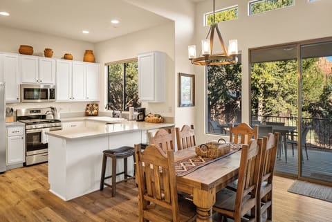 Dining Space | Dishware/Flatware