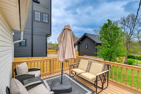Deck | Patio | Charcoal Grill | Fenced Backyard