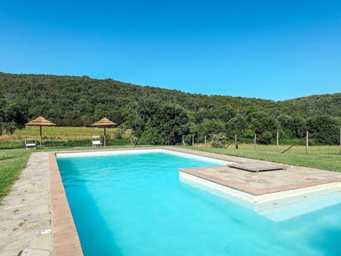 Water, Sky, Property, Swimming Pool, Rectangle, Azure, Plant, Tree, Natural Landscape, Body Of Water