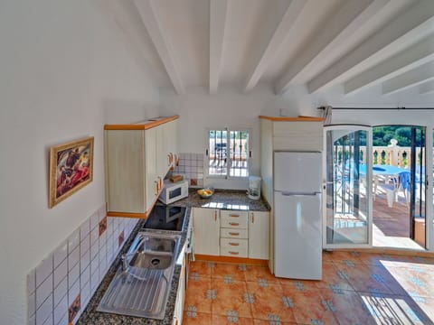 Building, Interior Design, Wood, Flooring, Floor, House, Cabinetry, Hall, Ceiling, Hardwood