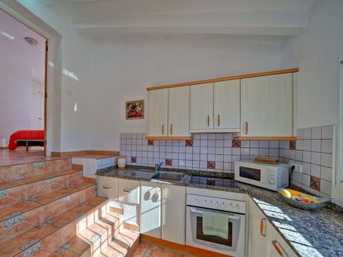 Wood, Orange, Building, Architecture, Interior Design, Flooring, Floor, House, Ceiling, Hardwood