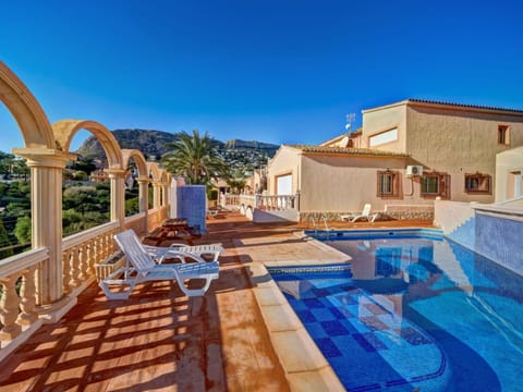 Property, Building, Furniture, Comfort, Azure, Interior Design, Window, Wood, Bed Frame, Pillow