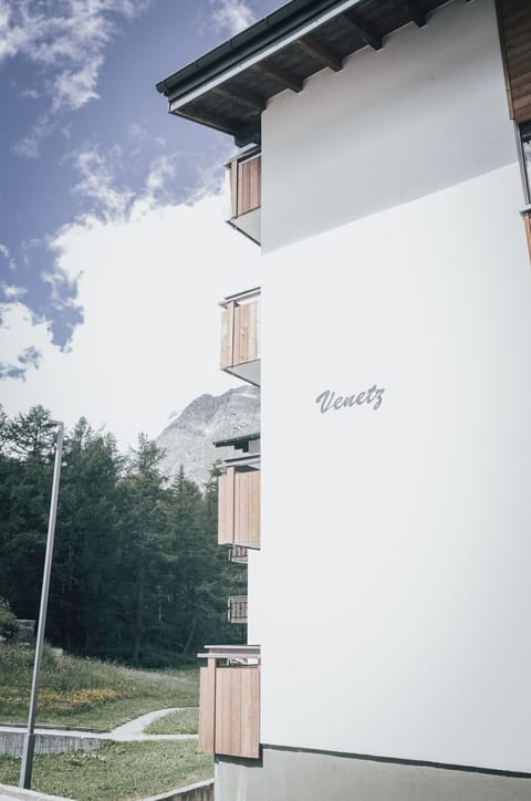 Building, Plant, Cloud, Sky, Property, Window, House, Tree, Shade